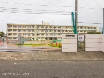 　町田市立成瀬台中学校　距離1100m